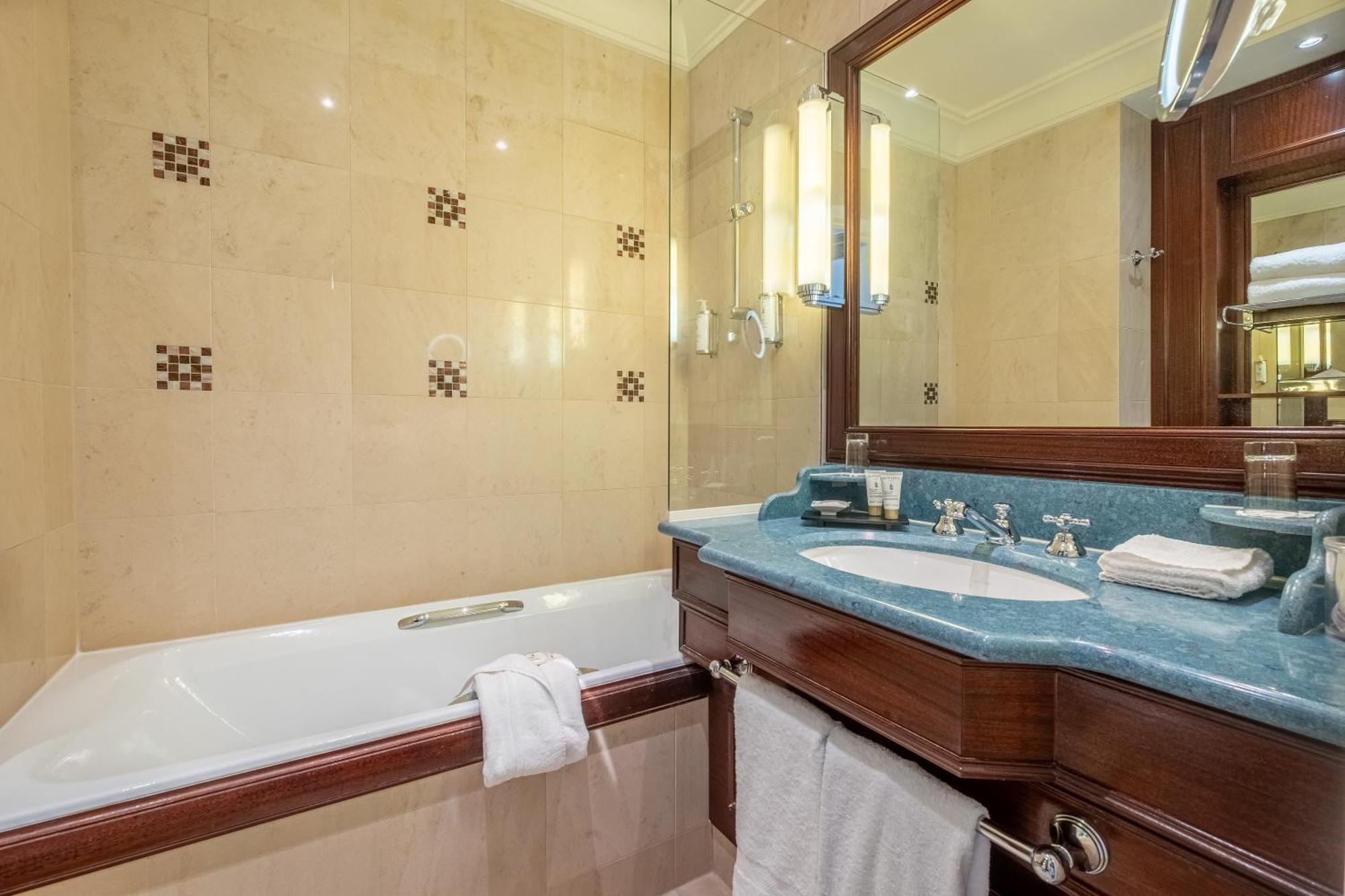 Hotel Pont Royal 5*